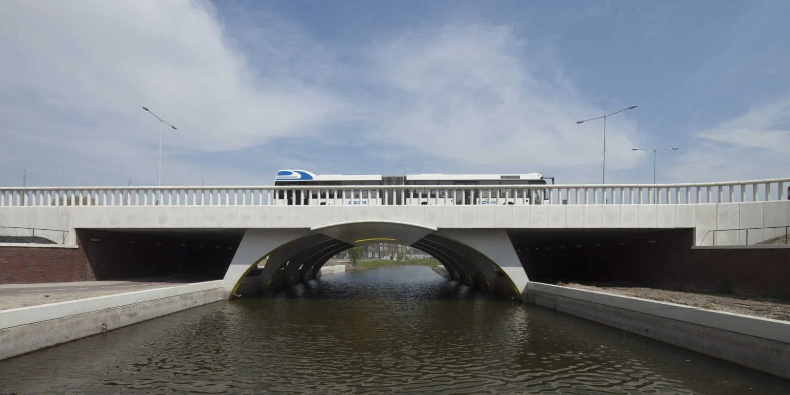Singelbrug en Fietsonderdoorgang IJdoornlaan