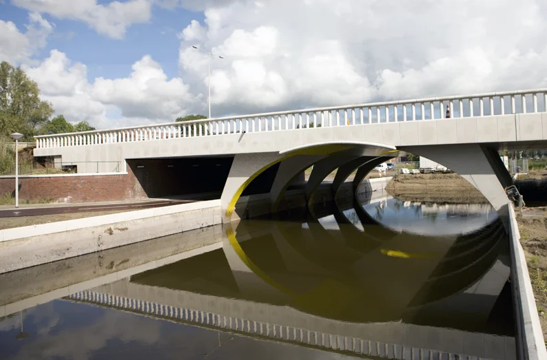 Singelbrug en Fietsonderdoorgang IJdoornlaan