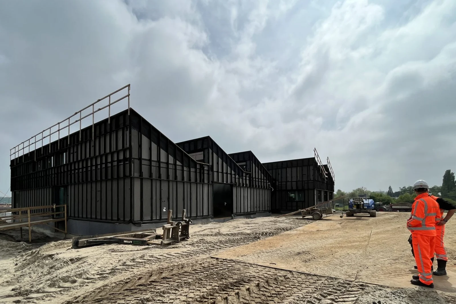 Dienstgebouw Noord van de A16 nadert voltooiing