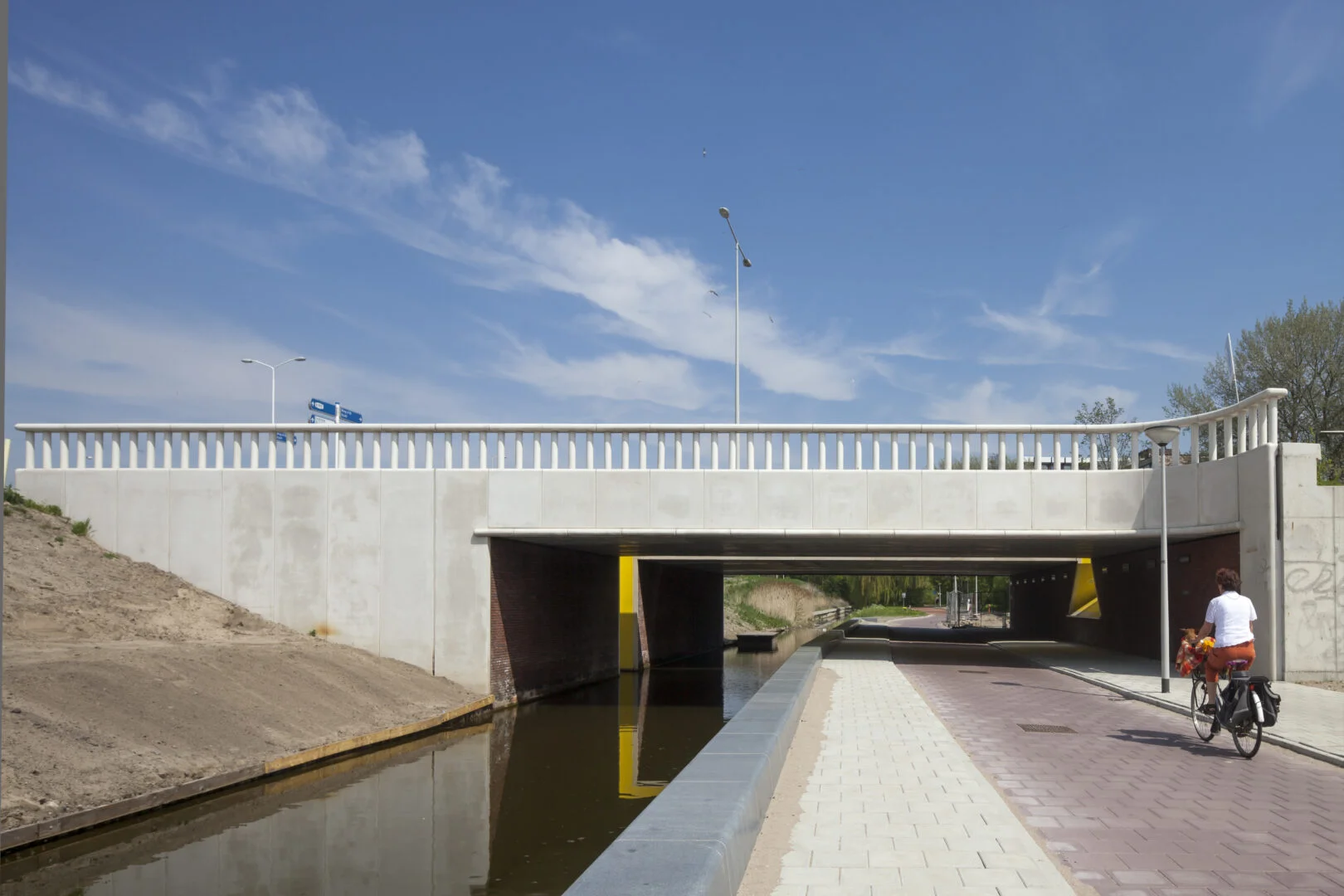 Singelbrug en Fietsonderdoorgang IJdoornlaan